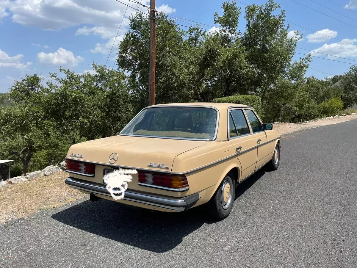 1980 Mercedes-Benz 240 D