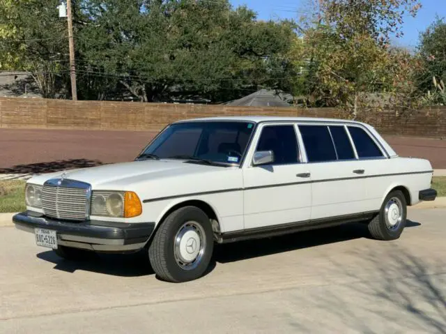 1980 Mercedes-Benz 200-Series