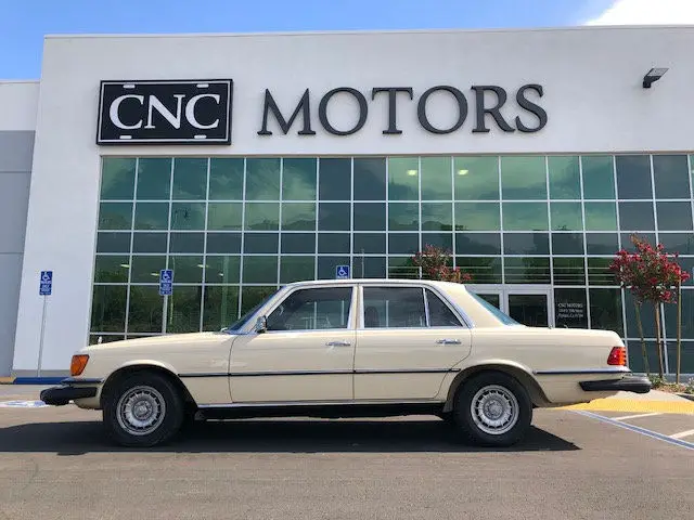 1980 Mercedes-Benz 300-Series