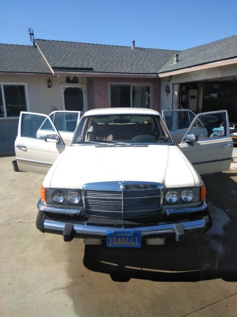 1980 Mercedes-Benz 300-Series