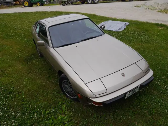 1981 Porsche 924 Gold