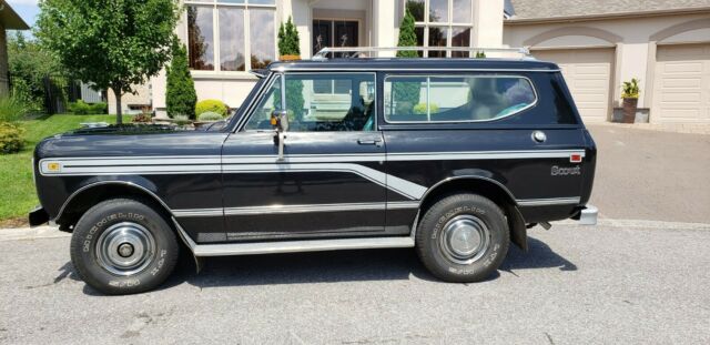 1980 International Harvester Scout II 4X4 Removable roof