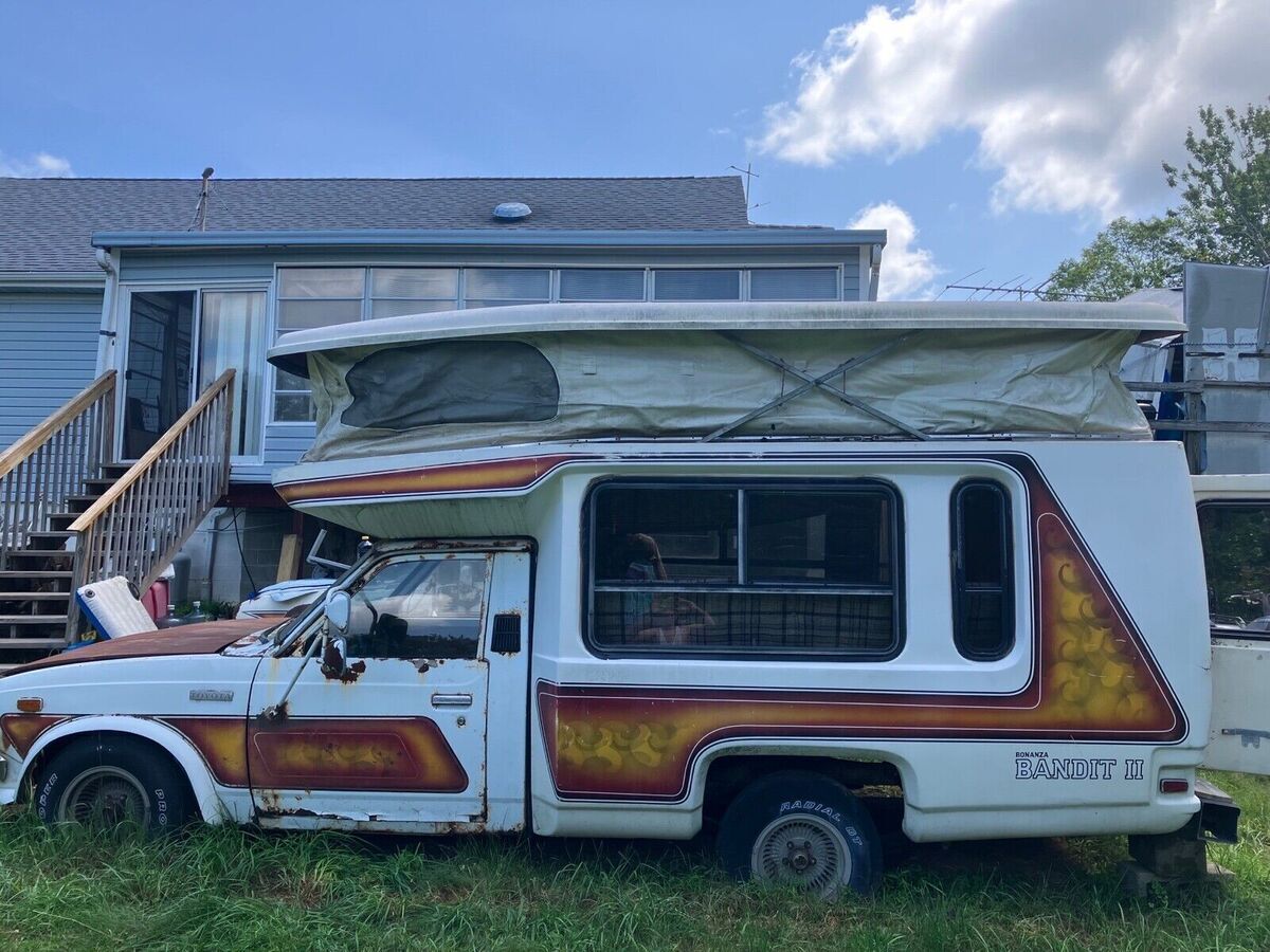 1980 Toyota Hilux camper