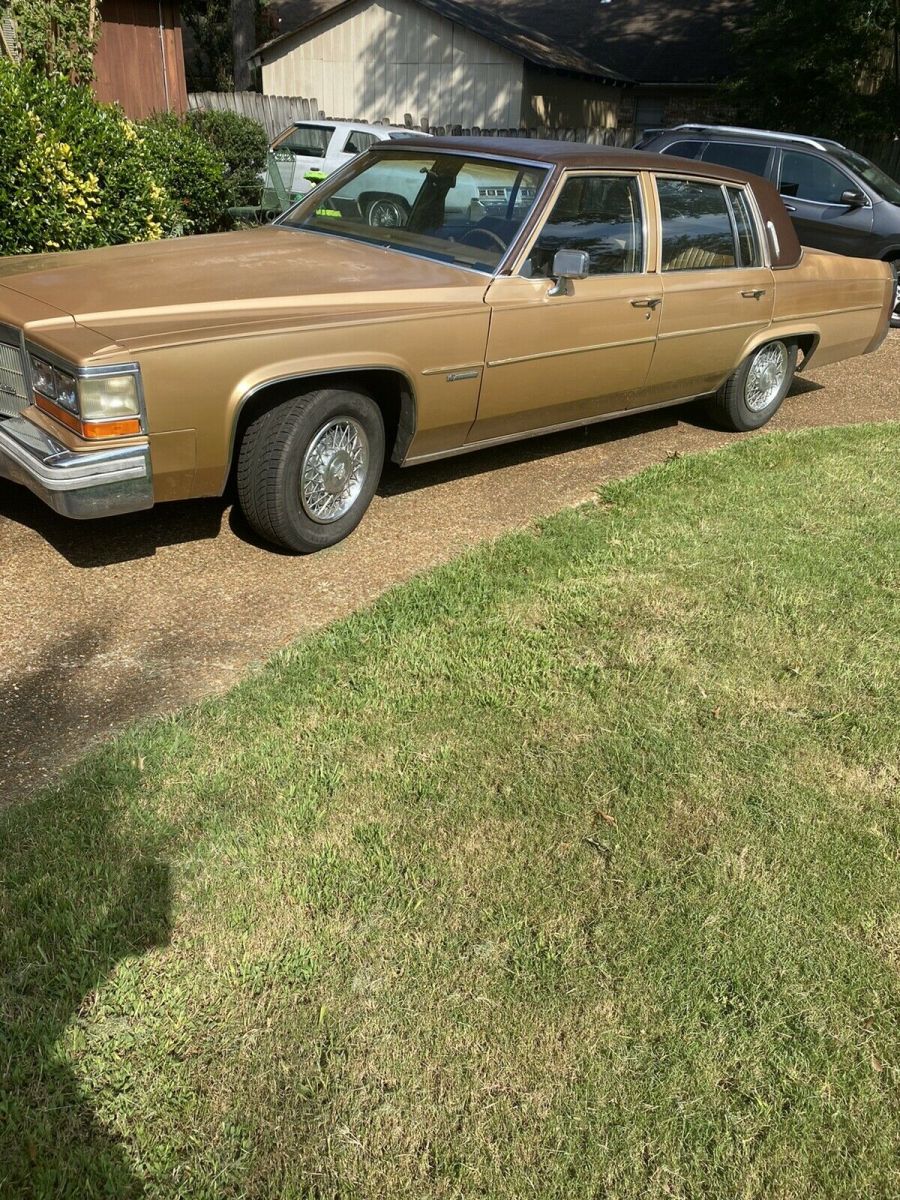 1981 Cadillac DeVille brown