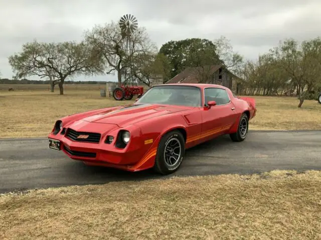 1981 Chevrolet Camaro Rare 4 speed Z/28 AC PS PB nice car