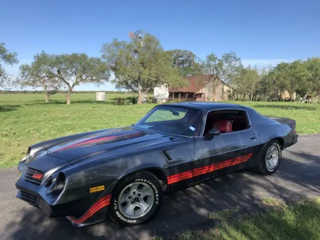 1981 Chevrolet Camaro Super clean T-top great color combination