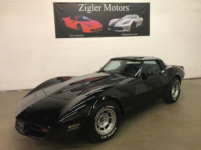 1981 Chevrolet Corvette Coupe Glass Top , Clean Carfax Low miles 46kmi