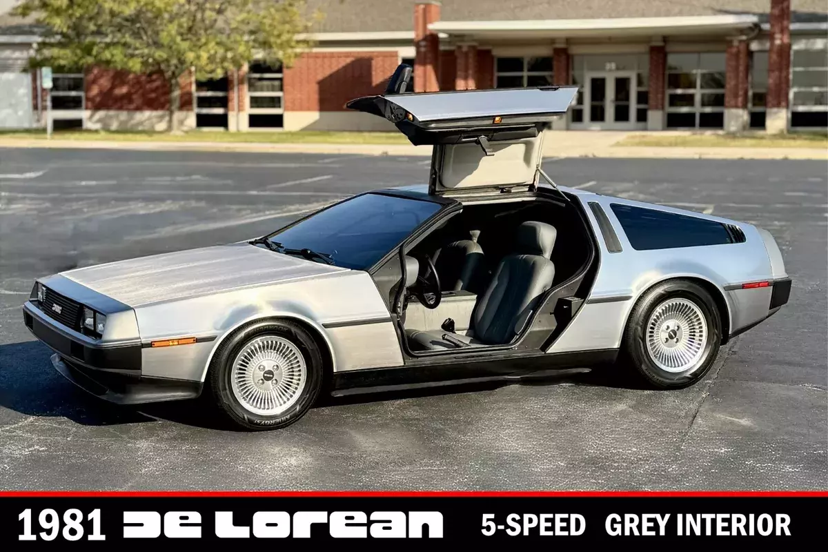 1981 DeLorean DMC-12