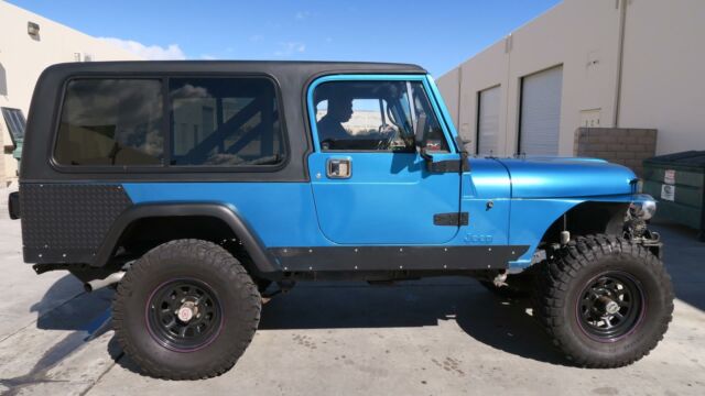 1981 Jeep CJ CJ8 327 CHEVY FUEL INJECTED! P/S! CLEAN!