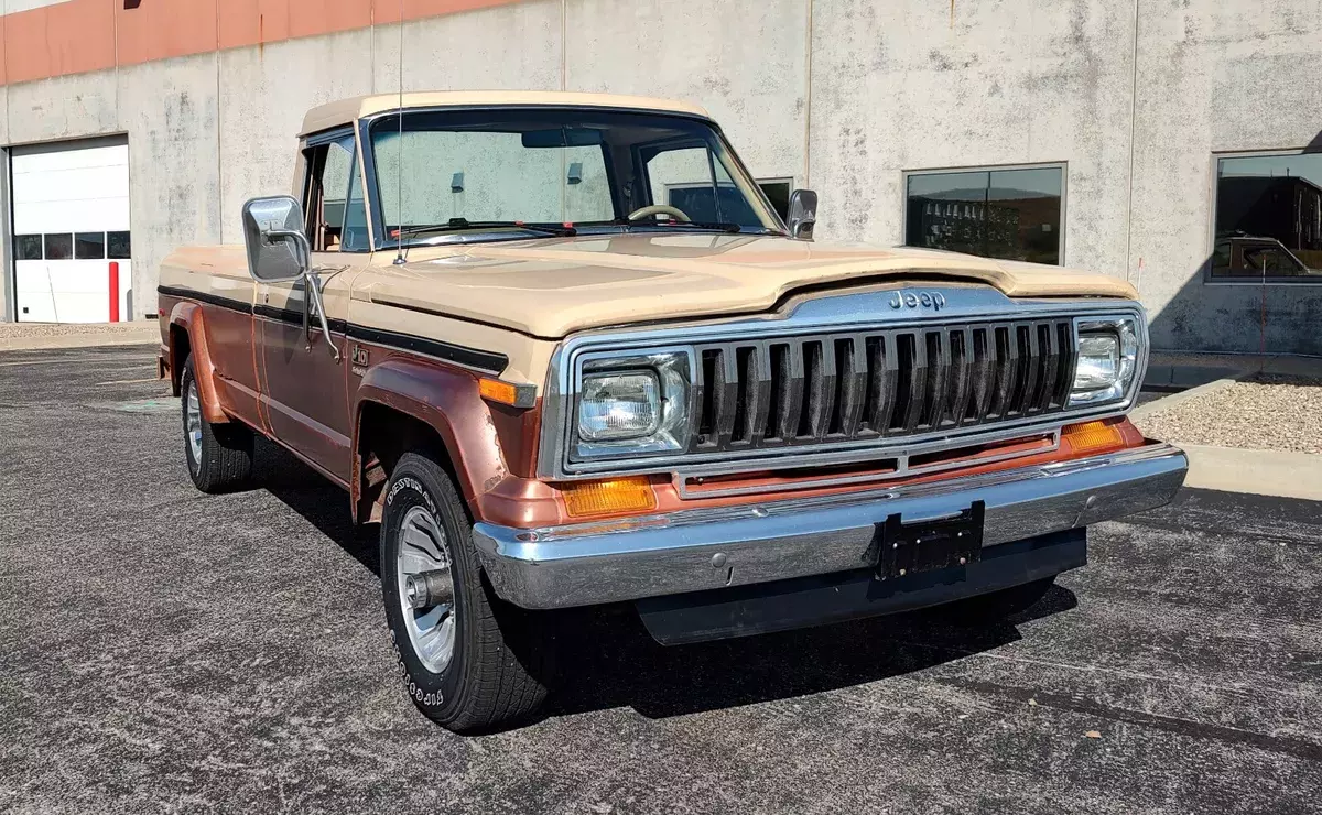 1981 Jeep J10 Western Weave Cloth Interior / Custom level trim