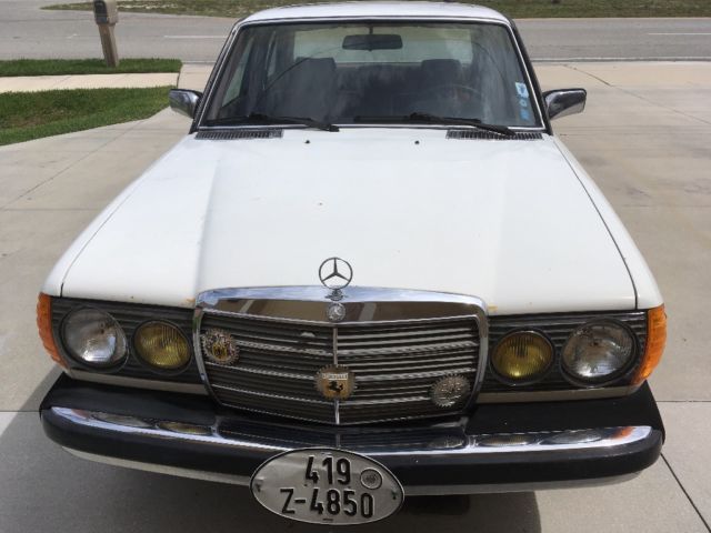 1981 Mercedes-Benz E-Class Sedan