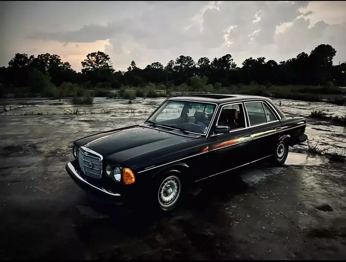 1981 Mercedes-Benz 300-Series D