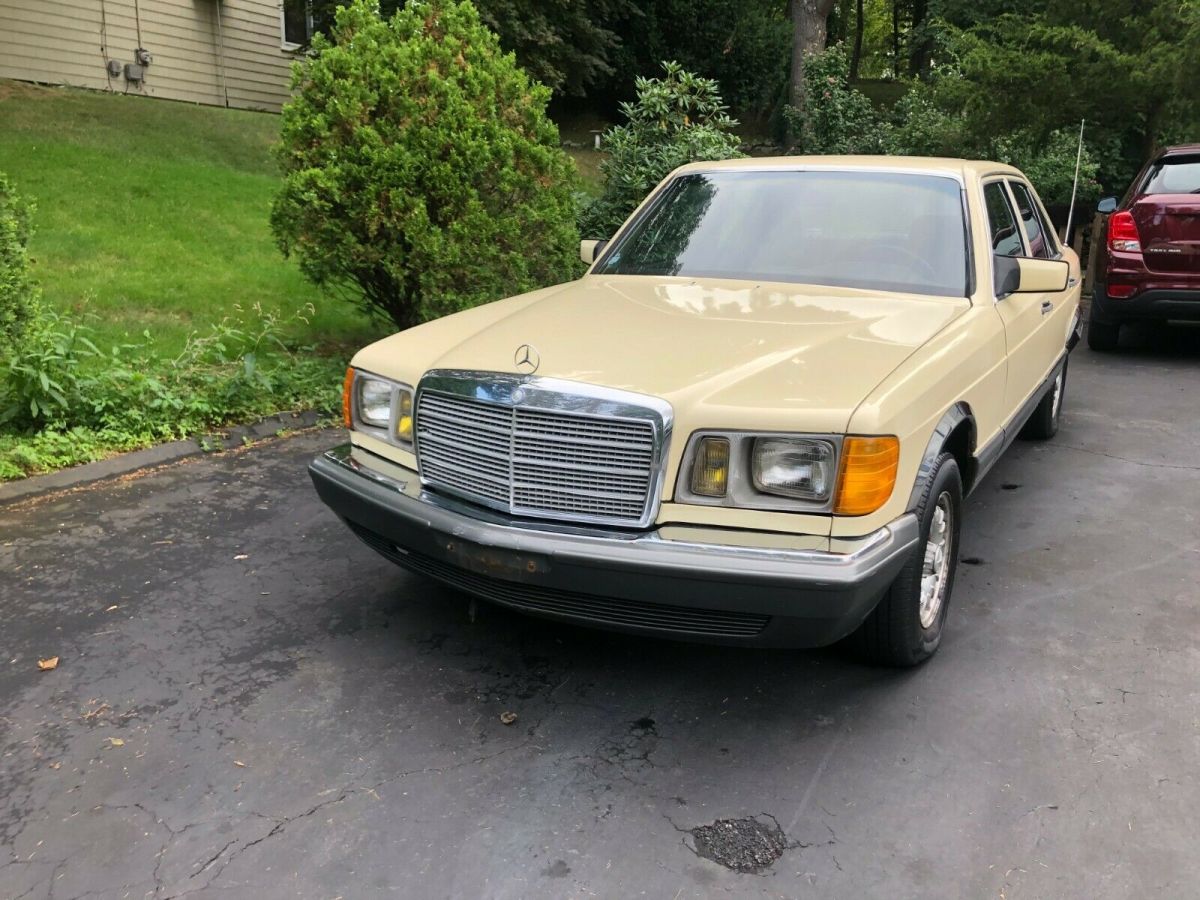 1981 Mercedes-Benz 300-Series