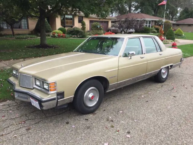 1981 Pontiac Bonneville --