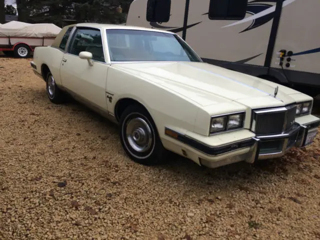 1981 Pontiac Grand Prix LJ Coupe 2-Door