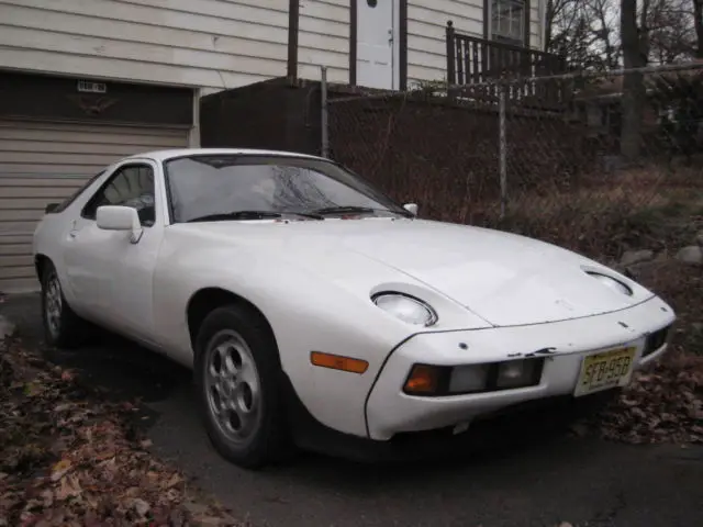 1981 Porsche 928 --