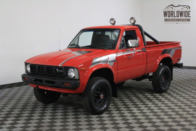 1981 Toyota PICKUP HILUX RESTORED RARE SHORT BED AC