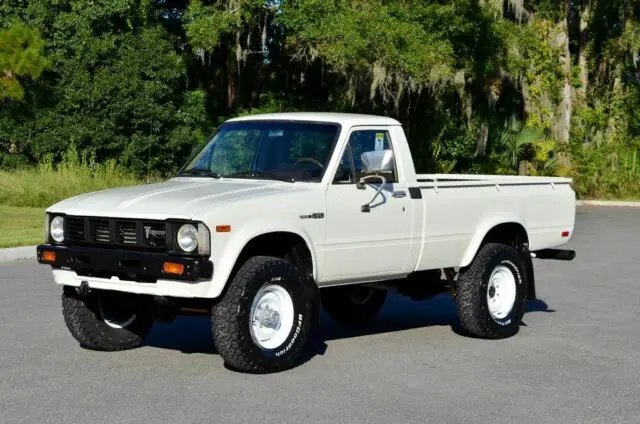 1981 Toyota Pickup SR5 4WD LONGBOX SINGLE CAB - 250+ HD PICS - CLEAN!