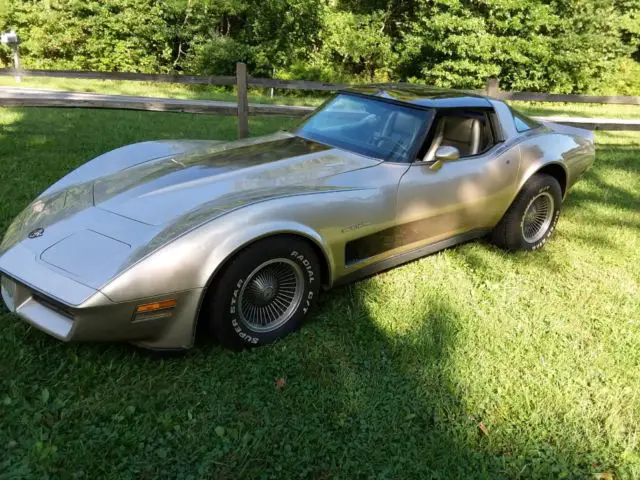 1982 Chevrolet Corvette COLLECTORS