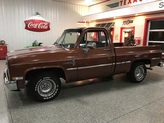 1982 Chevrolet C-10 Custom Deluxe