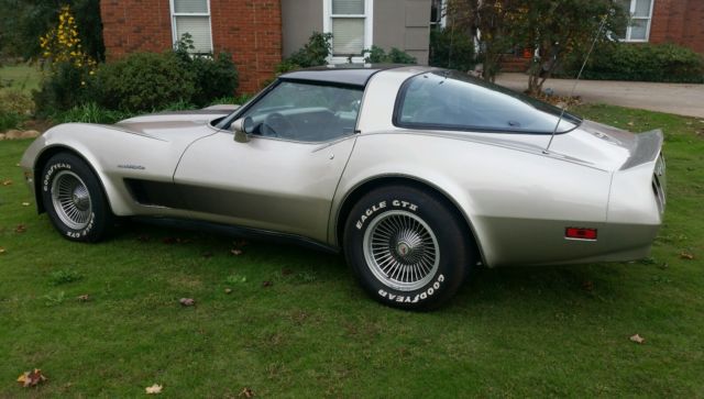 1982 Chevrolet Corvette Collector's Edition Hatchback 2-Door