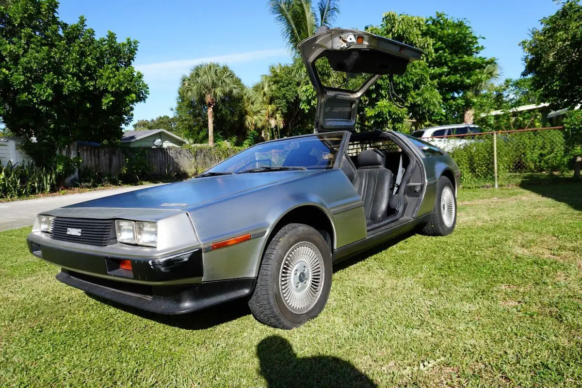 1982 DeLorean DMC-12