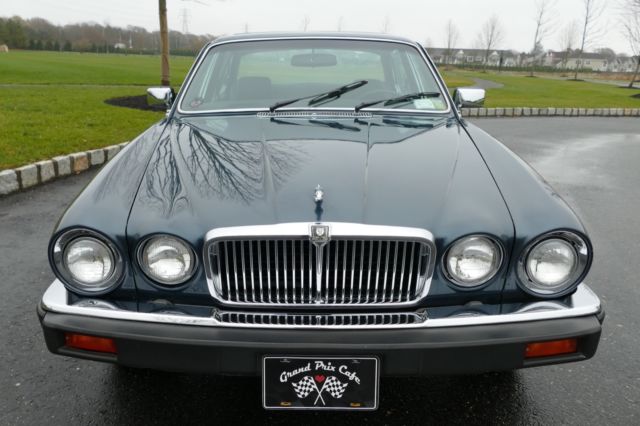 1982 Jaguar XJ6 4DSD