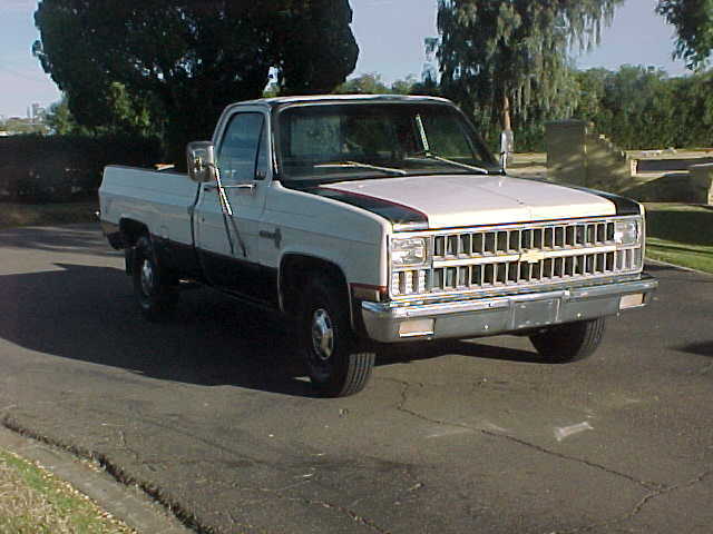 1982 Chevrolet C/K Pickup 2500 CUSTOM DELUXE