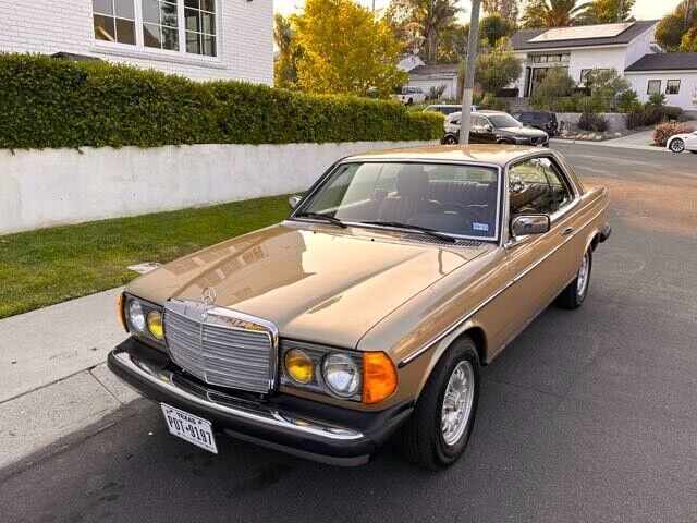 1982 Mercedes-Benz 300-Series W123 300CD turbo diesel coupe