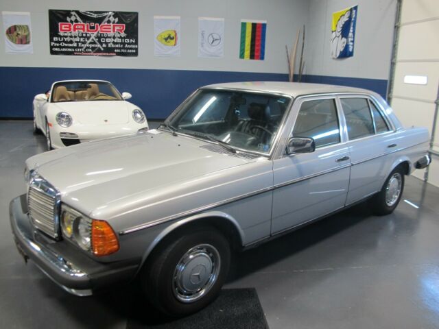 1982 Mercedes-Benz 300-Series