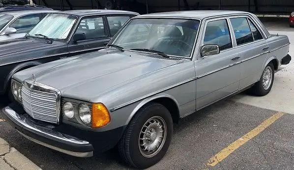 1982 Mercedes-Benz 300-Series