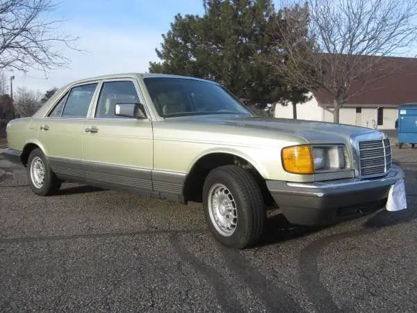 1982 Mercedes-Benz 300-Series