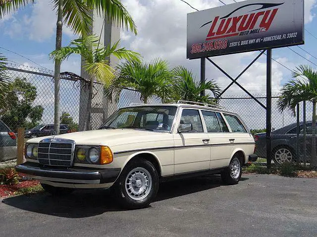 1982 Mercedes-Benz 300-Series Mercedes 300-Series 300TD Staion Wagon 300 TD Turb