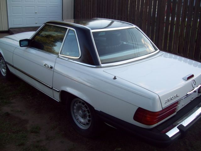 1982 Mercedes-Benz SL-Class Hard Top Convertible Auto V8