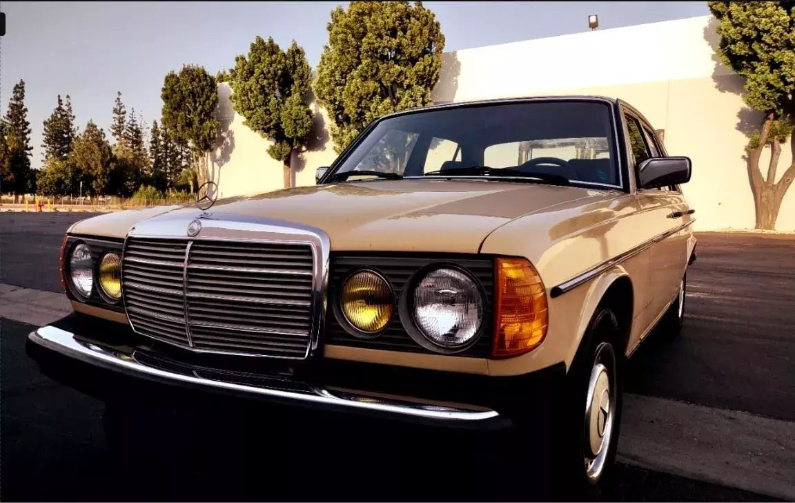 1982 Mercedes-Benz 240D D