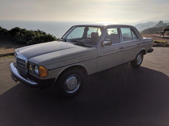 1982 Mercedes-Benz 200-Series 240D