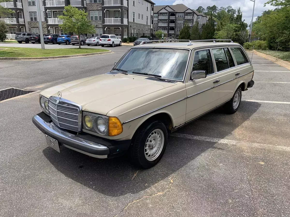 1982 Mercedes-Benz 300-Series TDT