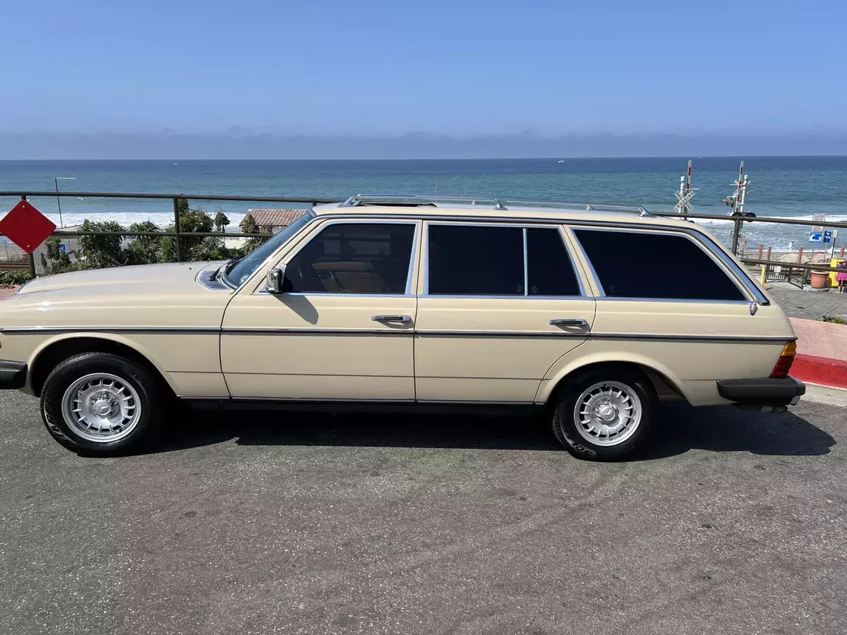 1982 Mercedes-Benz 300-Series TD