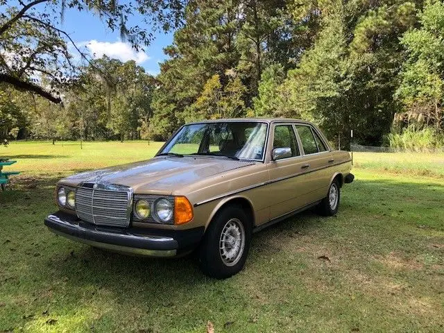 1982 Mercedes-Benz 300-Series