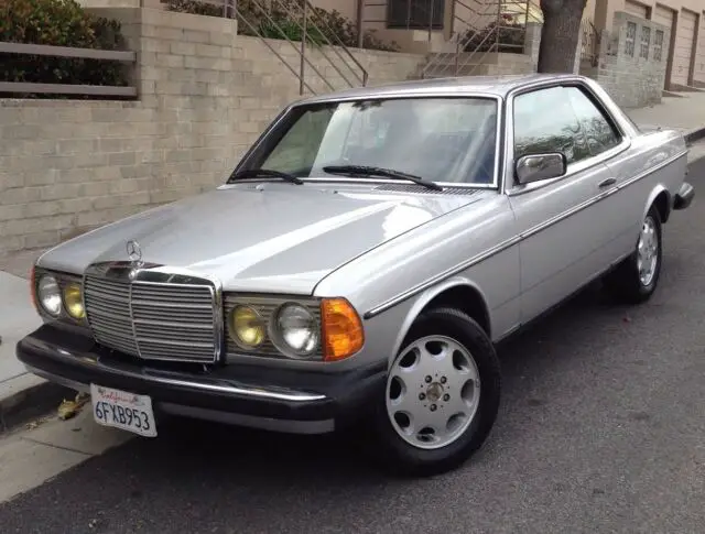 1982 Mercedes-Benz 300-Series