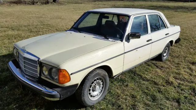 1982 Mercedes-Benz 300-Series