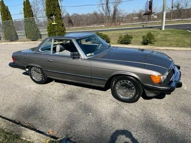 1982 Mercedes-Benz 300-Series 1982 MERCEDES-BENZ 380 SL 81,813 ACTUAL MILES