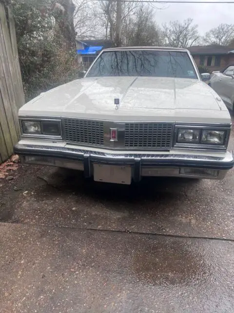 1982 Oldsmobile 98 REGENCY BROUGHAM