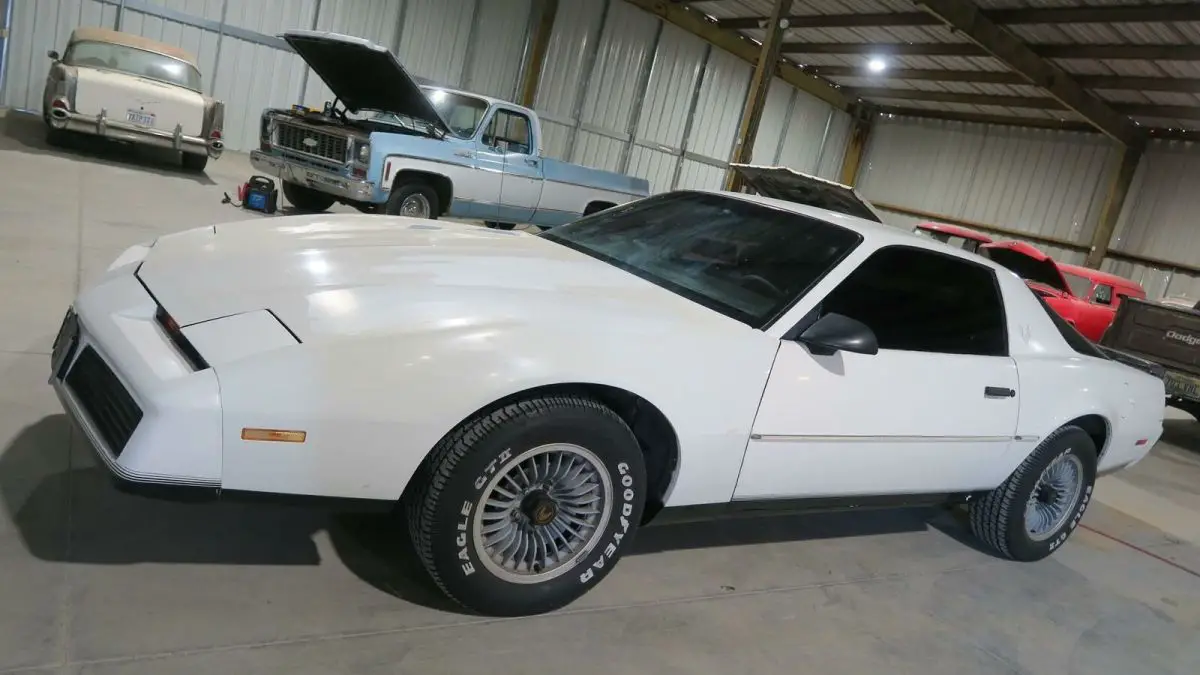 1982 Pontiac Firebird Trans Am! SCROLL DOWN TO VIEW MORE PICS!