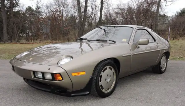 1982 Porsche 928 5-Speed. Fully Serviced.