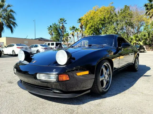 1982 Porsche 928 1982 PORSCHE 928 GTS CLONE