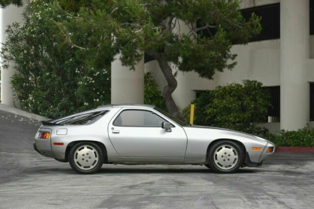 1982 Porsche 928