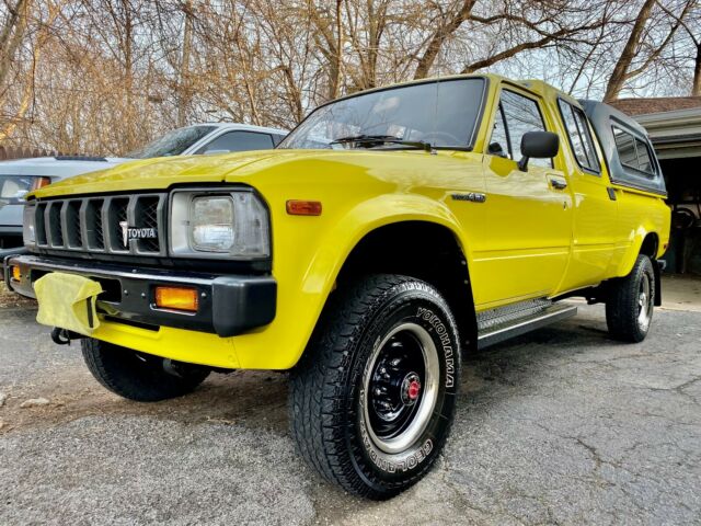 1982 Toyota Hilux Deluxe