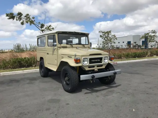 1982 Toyota Land Cruiser Dune Beige