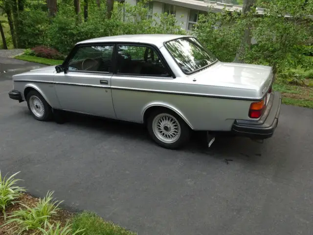 1982 Volvo 240 242 GLT